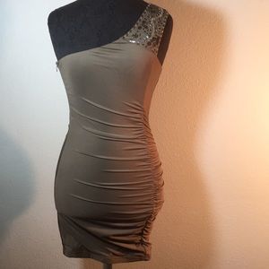 Nikibiki Size small-medium Olive, brownish color